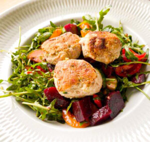 Paukštienos kukuliai su cukinijomis