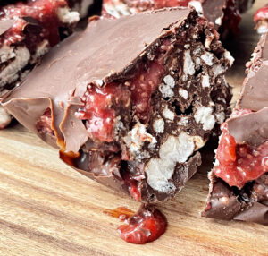 Sveikas trapučių ir juodojo šokolado desertas