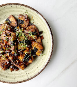 Tofu su "Nori" lapais ir daržovėmis