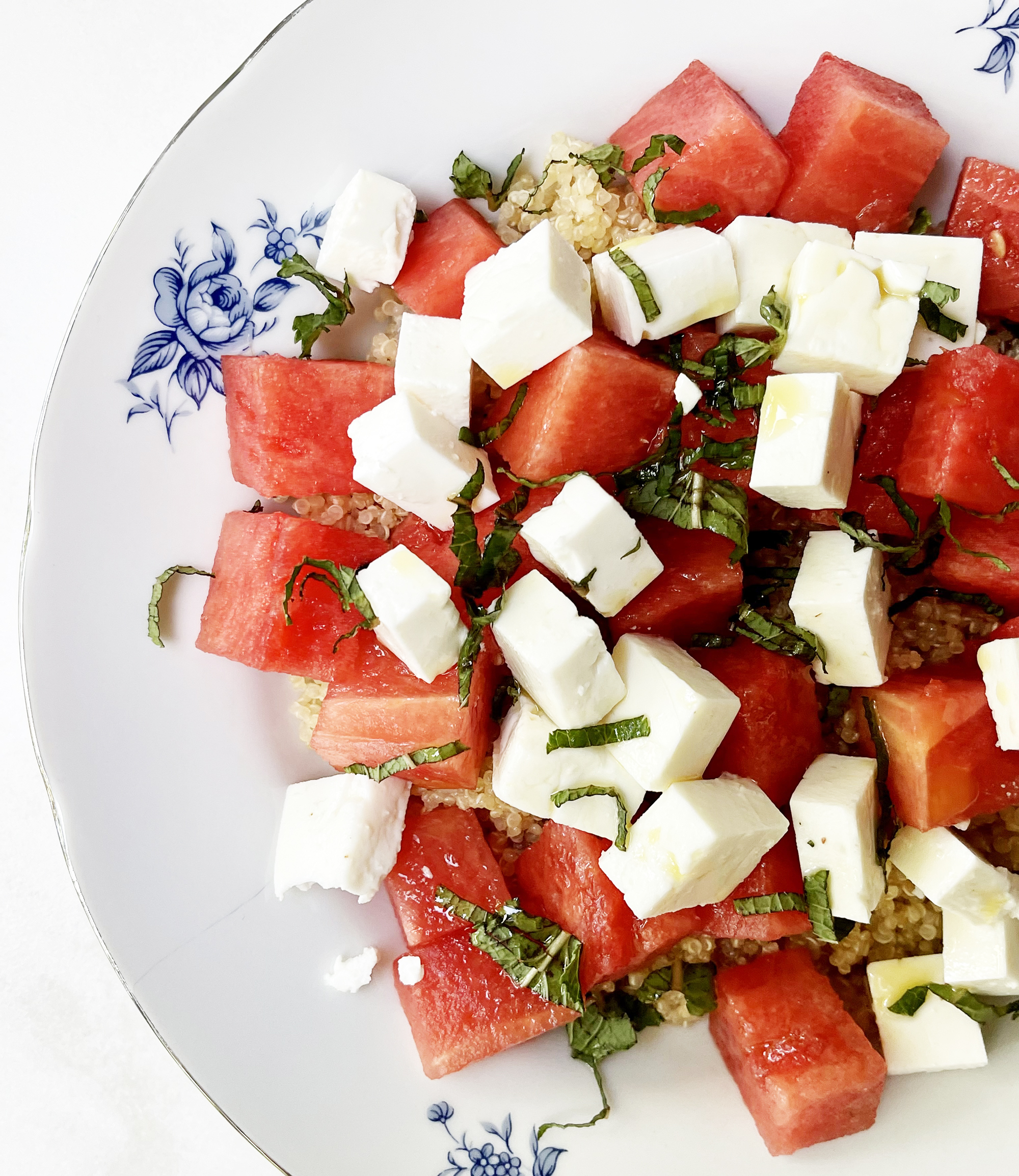 Gaivios arbuzu kinvos ir feta surio salotos